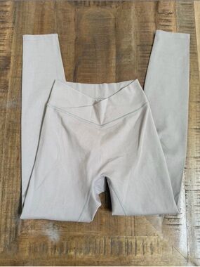 437 V waist leggings Four three seven